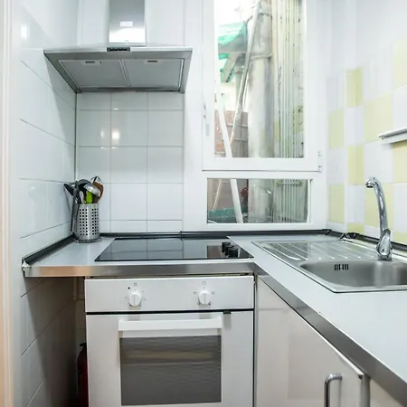 44poc1062 - Newly Decorated In Poble Sec * Barcellona
