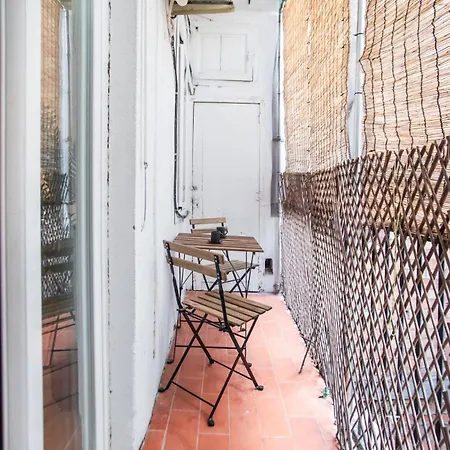 44poc1062 - Newly Decorated In Poble Sec Barcellona