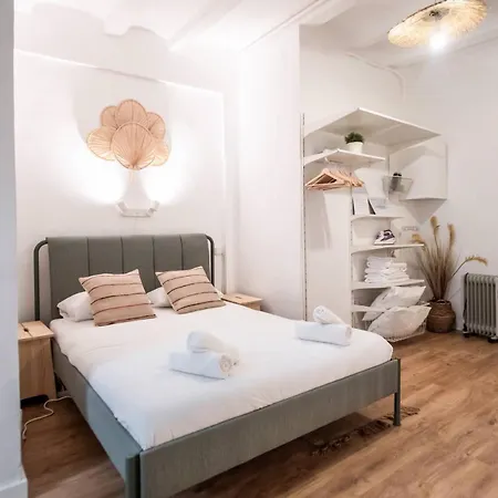 44poc1062 - Newly Decorated In Poble Sec *