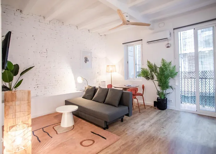 44poc1062 - Newly Decorated In Poble Sec *