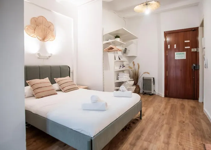 44poc1062 - Newly Decorated In Poble Sec