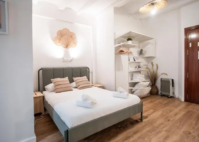 44poc1062 - Newly Decorated In Poble Sec *